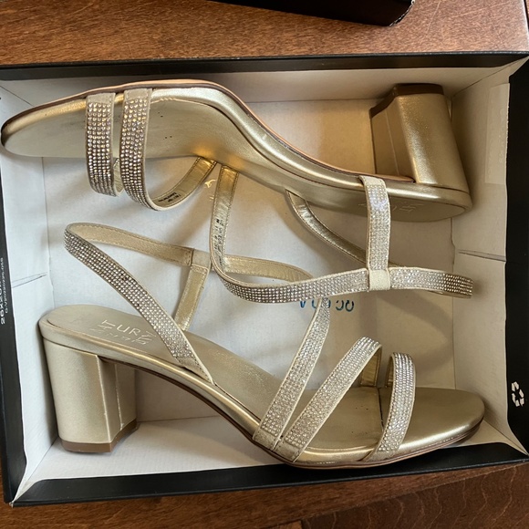 Naturalizer Vanessa Strappy Sandal - Picture 6 of 8